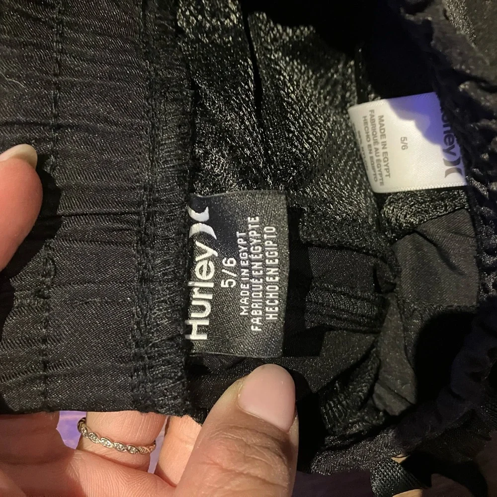 Hurley 2 pairs of Black and Tan pants size 5/6 brand new without tags - Picture 5 of 6